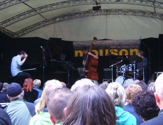 Frankfurt: Jazz im Museum 2011, Yaron Herman Trio (2)