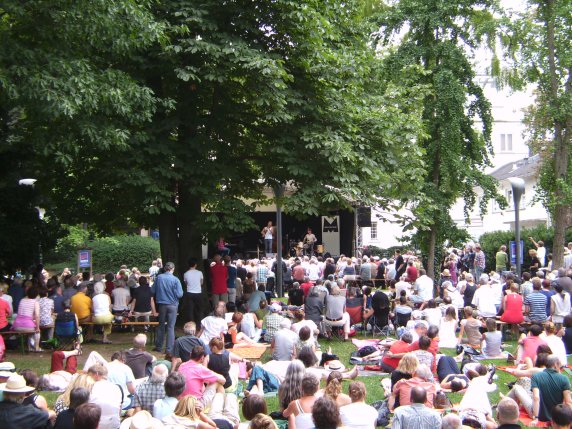 Frankfurt: Jazz im Museum 2013, ber 700 Zuhrer beim Marius Neset Konzert